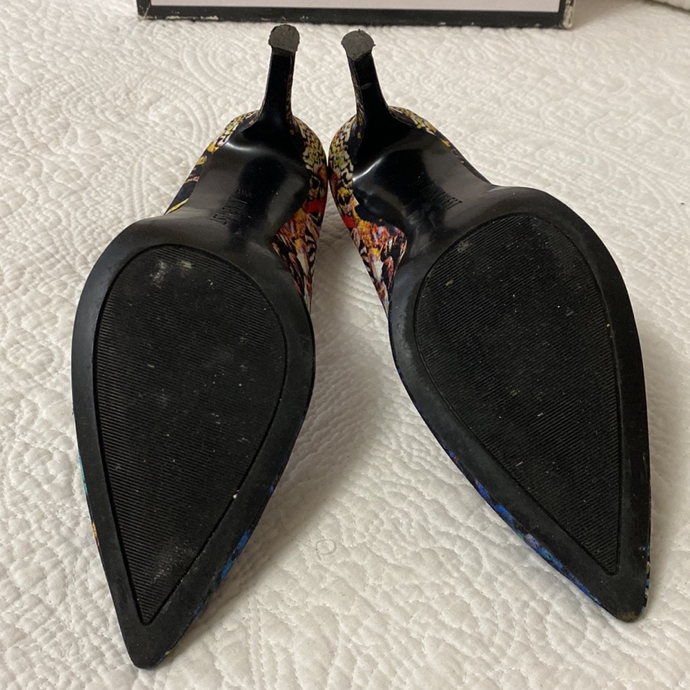 Nine West Flax Heels - Picture 3 of 16